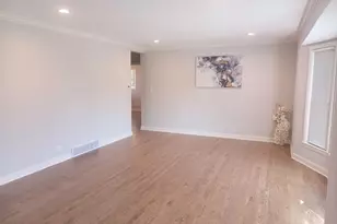 320 N Washington Ave, Park Ridge, IL 60068 - Photo 2