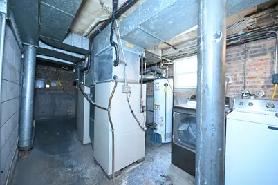 8425 Christiana Avenue, Skokie, IL 60076 - Photo 16