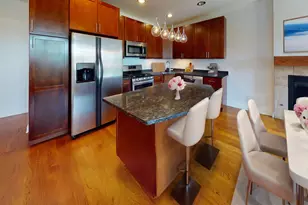 4237 S Calumet Ave, Chicago, IL 60653 - Photo 2