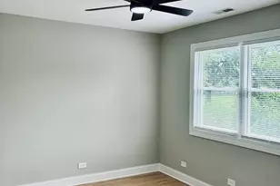 7850 Suburban Ln, Bridgeview, IL 60455 - Photo 12