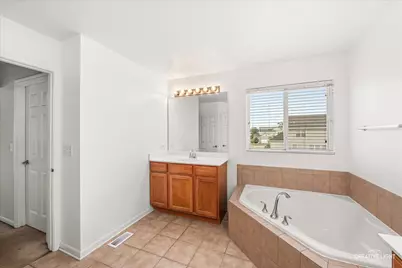 2107 Waterbury Drive, Joliet, IL 60431 - Photo 16