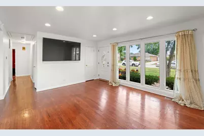 6940 Olympic Drive, Bridgeview, IL 60455 - Photo 10
