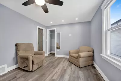 5942 W Thorndale Avenue, Chicago, IL 60646 - Photo 10
