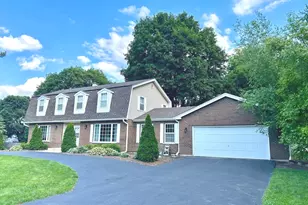 10S450 Wind Jammer Ln, Naperville, IL 60564 - Photo 2