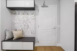 630 N State St, Chicago, IL 60654 - Photo 2
