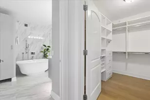 630 N State St, Chicago, IL 60654 - Photo 22