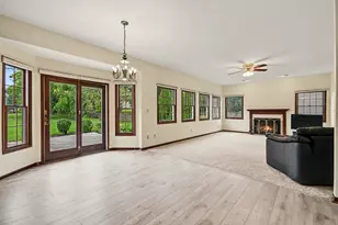 1207 David A Barry Dr, Shorewood, IL 60404 - Photo 4
