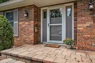 1846 Allen Ln, Saint Charles, IL 60174 - Photo 2
