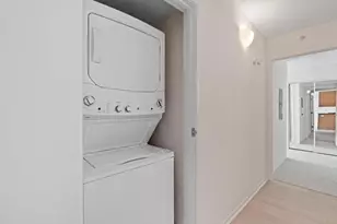 9715 Woods Dr, Skokie, IL 60077 - Photo 28