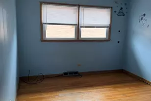 404 Prairie Ave, Calumet City, IL 60409 - Photo 6
