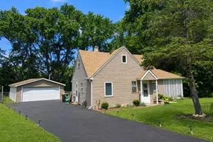 924 Hillwood Cir, Round Lake Beach, IL 60073 - Photo 1