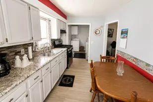 924 Hillwood Cir, Round Lake Beach, IL 60073 - Photo 6