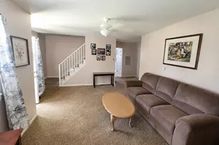 924 Hillwood Cir, Round Lake Beach, IL 60073 - Photo 4