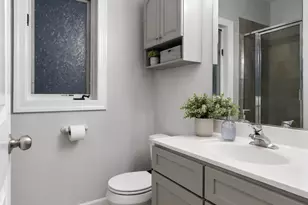 2039 W Crystal St, Chicago, IL 60622 - Photo 16