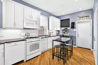 2100 N Damen Avenue #3F, Chicago, IL 60647 - Photo 8