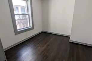 7953 S Essex Ave, Chicago, IL 60617 - Photo 8