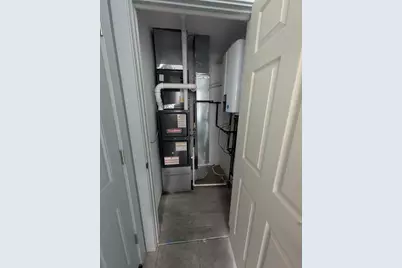 7953 S Essex Avenue #2, Chicago, IL 60617 - Photo 12