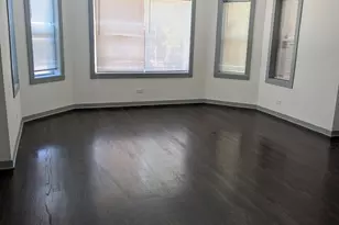 7953 S Essex Ave, Chicago, IL 60617 - Photo 2