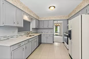 318 Laurel Ln, Dekalb, IL 60115 - Photo 10