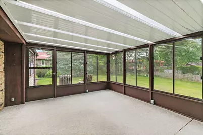 318 Laurel Lane, Dekalb, IL 60115 - Photo 14