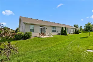 910 Darwin St, North Aurora, IL 60542 - Photo 16