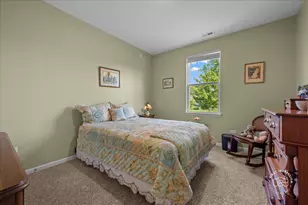 910 Darwin St, North Aurora, IL 60542 - Photo 12