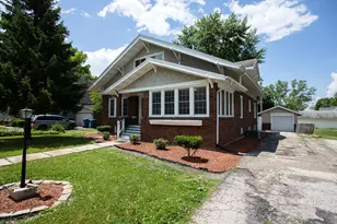 224 N Maple St, Gilman, IL 60938 - Photo 2