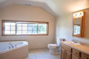 224 N Maple St, Gilman, IL 60938 - Photo 20