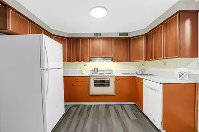 7101 W Foster Place #B, Chicago, IL 60656 - Photo 6