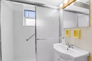 7101 W Foster Pl, Chicago, IL 60656 - Photo 10