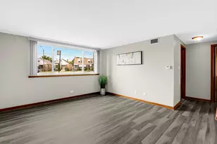 7101 W Foster Pl, Chicago, IL 60656 - Photo 2