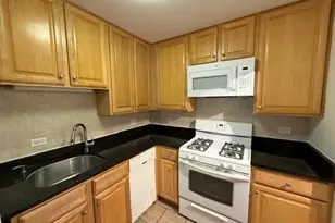 677 S River Rd, Des Plaines, IL 60016 - Photo 8