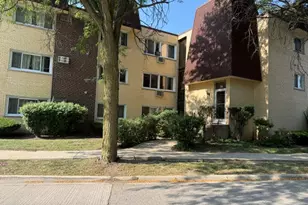 677 S River Rd, Des Plaines, IL 60016 - Photo 2