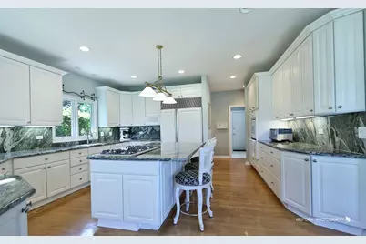 29051 N Cleek Court, Mundelein, IL 60060 - Photo 14
