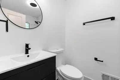 10205 S Yale Avenue, Chicago, IL 60628 - Photo 14