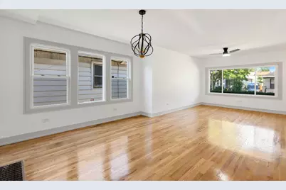 10205 S Yale Avenue, Chicago, IL 60628 - Photo 4