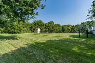 25 Woodcrest Dr, Geneseo, IL 61254 - Photo 32