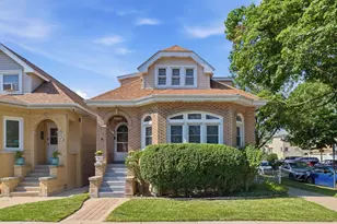 5800 W Giddings St, Chicago, IL 60630 - Photo 1