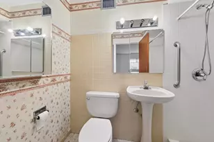 1567 Ridge Ave, Evanston, IL 60201 - Photo 8