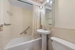 1567 Ridge Ave, Evanston, IL 60201 - Photo 10
