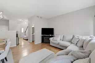 201 Nicole Dr, South Elgin, IL 60177 - Photo 2