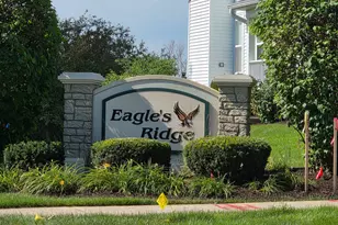 542 Peregrine Pkwy, Bartlett, IL 60103 - Photo 2