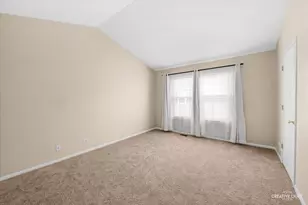 2409 Courtyard Cir, Aurora, IL 60506 - Photo 10