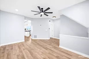 2409 Courtyard Cir, Aurora, IL 60506 - Photo 6