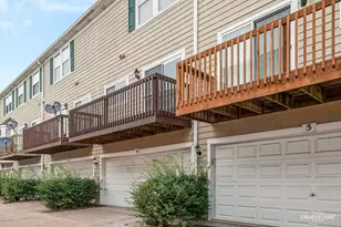 2409 Courtyard Cir, Aurora, IL 60506 - Photo 20