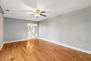 702 Buffalo Cir, Carol Stream, IL 60188 - Photo 10