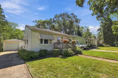 677 Clark Street, Elgin, IL 60123 - Photo 4