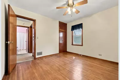 677 Clark Street, Elgin, IL 60123 - Photo 16