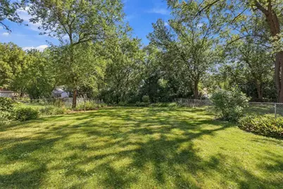 677 Clark Street, Elgin, IL 60123 - Photo 34