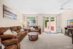 8145 Sierra Woods Ln, Carpentersville, IL 60110 - Photo 10